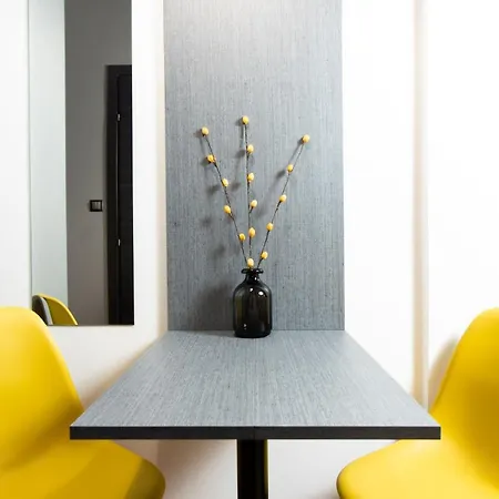 Downtown Luxury Boutique : The Yellow * 테살로니키
