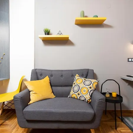 Downtown Luxury Boutique : The Yellow *