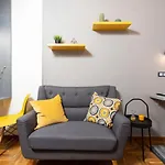 Downtown Luxury Boutique : The Yellow *