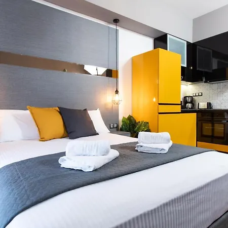 Downtown Luxury Boutique : The Yellow * סלוניקי